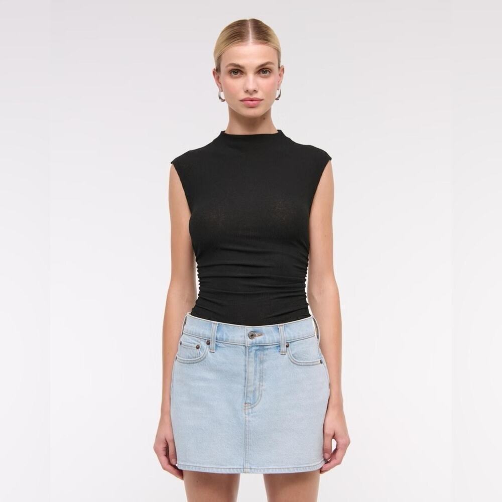 Abercrombie Light Blue Denim High Rise Mini Skirt Size 31